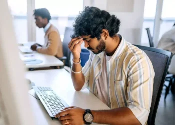 When Salary Comparisons Go Viral: A Young Engineer’s Story Sparks Career Debate