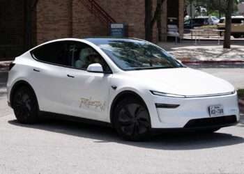 Tesla Robotaxi Safety Claims Face New Questions