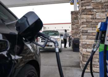 Cheaper E15 Fuel Returns Amid Smog Concerns
