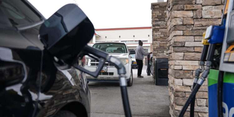 Cheaper E15 Fuel Returns Amid Smog Concerns