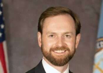 FTC Chairman’s Letter to Apple Triggers Clash Over Free Speech and Regulatory Power