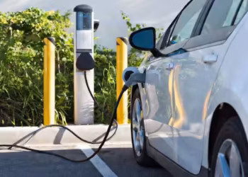 EV Makers Offer Discounts and Benefits to Attract Corporate Buyers in India This March