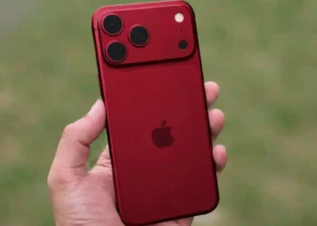 Apple Testing New "Deep Red" for iPhone 18 Pro and Pro Max