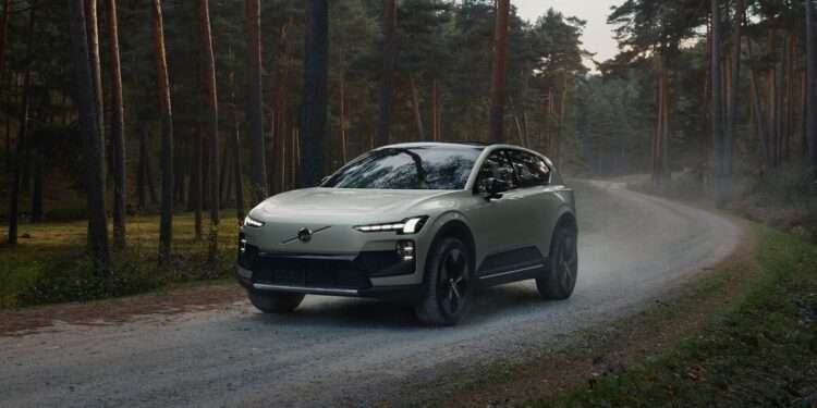 Volvo U.S. Sales Slide 32% as Lineup Shift Backfires