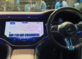 Mercedes Big Screens Strategy Balances Digital Luxury