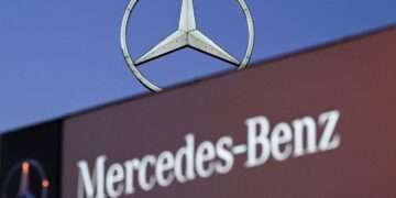 Mercedes rollaway risk recall