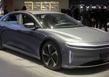 Lucid Hits the Brakes as Unsold EV Inventory Swells and Losses Deepen