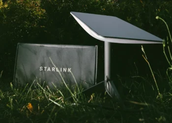 FCC Commissioner Rejects Starlink’s Claim of "Solving" Rural Broadband