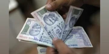 SoftBank Exits 3.25% Lenskart Stake For ₹2,873 Crore, Books 7x Return Since 2019 Investment