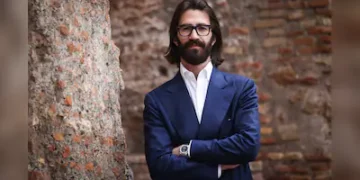 Ray-Ban Family Battle Heats Up As Heir Demands €10 Billion Buyout Approval Before June 30 Vote