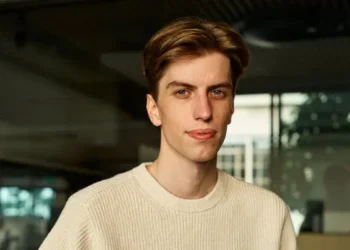 Who Is Leopold Aschenbrenner? The AI Researcher Behind the Hedge Fund Collapse