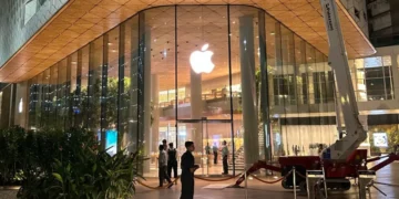 Apple Signs $30 Billion Broadcom Deal To Produce 15 Billion US-Made Chips, Its Largest American Manufacturing Commitment