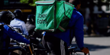 Uber Pauses Europe Expansion Plans as It Chases €12 Billion Delivery Hero Takeover