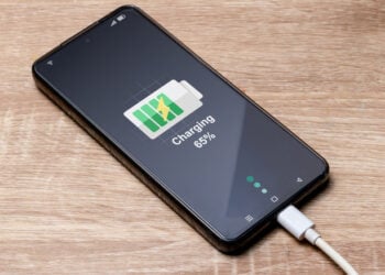 Why Your Phone Stops Fast Charging at 80% And Why That’s Actually a Good Thing