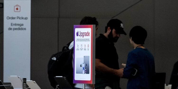 Apple Reinvents Itself as the World’s Biggest Subscription Provider as MacBook Air Faces Supply Shortages