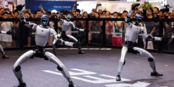 China Curbs Humanoid Robot IPOs After Unitree’s Volatile Debut