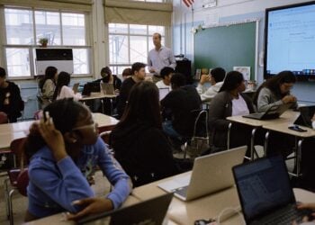 No AI Until High School: NYC Schools Announce Major Classroom Technology Overhaul
