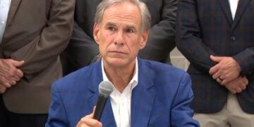 Abbott Halts Texas Data Center Permits as State Reviews Electricity Demand