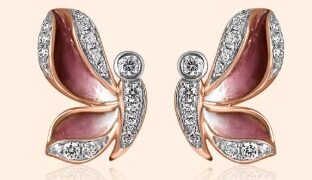 Statement vs Everyday Earrings for Women: How to Build Your Collection
