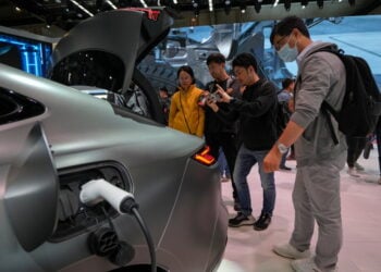Geely’s 2.2 MW EV Battery Could Cut Charging Time to Just 4.5 Minutes