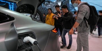 Geely’s 2.2 MW EV Battery Could Cut Charging Time to Just 4.5 Minutes