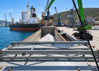 Where Digital Freight Platforms Stop — Why Maritime Chartering Still Needs Human Judgement