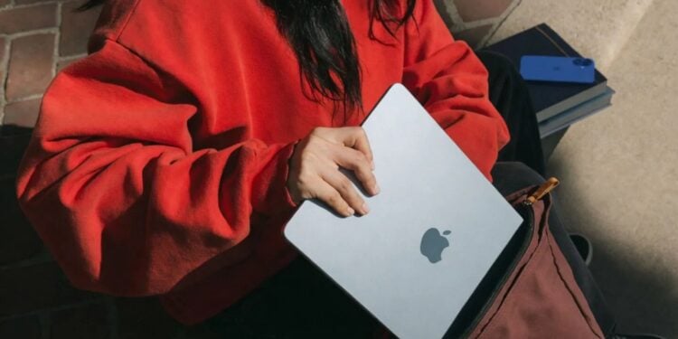 MacBook Pro With OLED Display Rumored to Be ‘Significantly Lighter’
