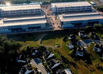 Amazon Is Spending $1 Billion to Win Over Towns Fighting Its Data Centers