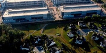 Amazon Is Spending $1 Billion to Win Over Towns Fighting Its Data Centers