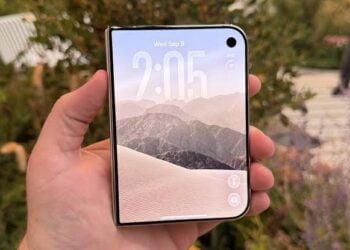 iPhone Duo Fails JerryRigEverything’s Dusty Durability Test, Raising Questions About Durability