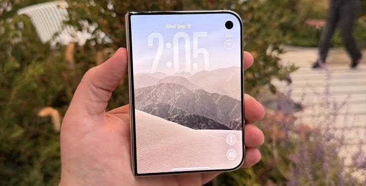 iPhone Duo Fails JerryRigEverything’s Dusty Durability Test, Raising Questions About Durability